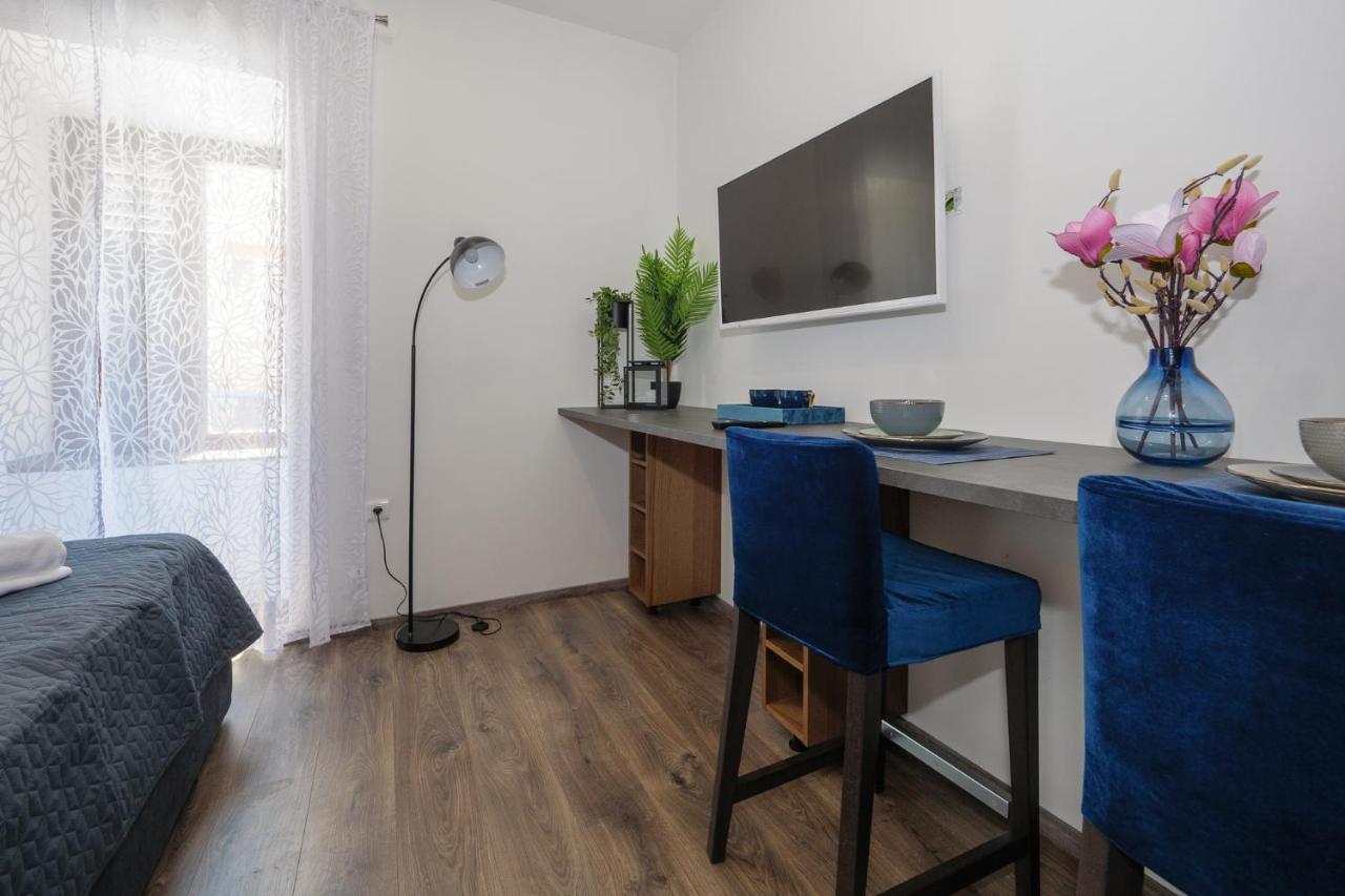 Arena Delight Studio Apartments Pula Exterior photo