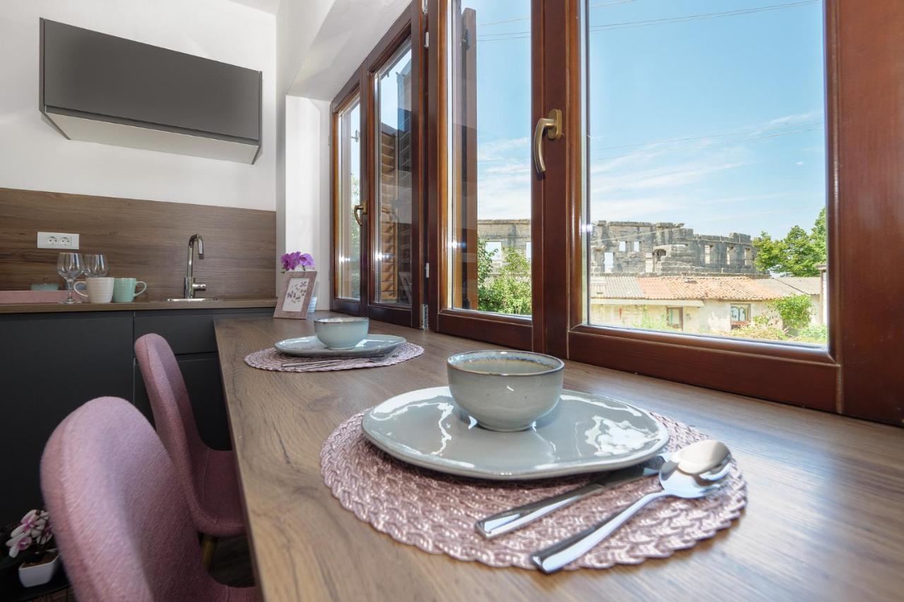 Arena Delight Studio Apartments Pula Exterior photo